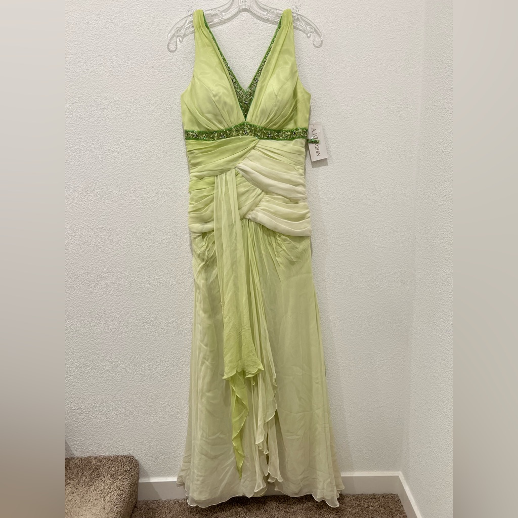 Vintage Green And White Beaded Prom Dress With Elegant Design
